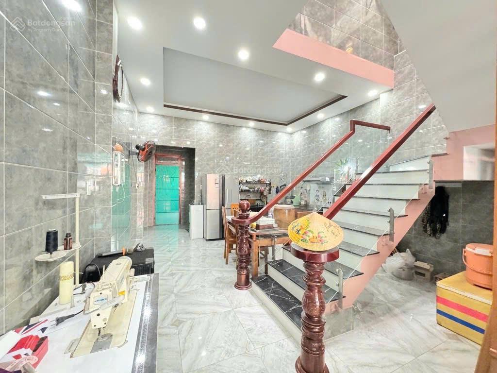 Nhà gần nguyễn xiển căn duy nhất có sân để 4 ô tô nhà đẹp  hẻm xe tải  vị trí hiếm kế vinhome q9