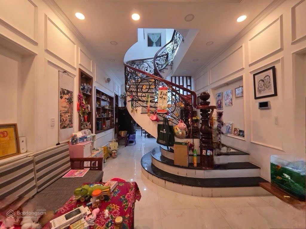 Bán nhà 3 tầng nguyễn văn tăng 86m² sân ôtô nội thất cao cấp khu bàn cờ giá 6.7 tỷ,kế lê văn việt