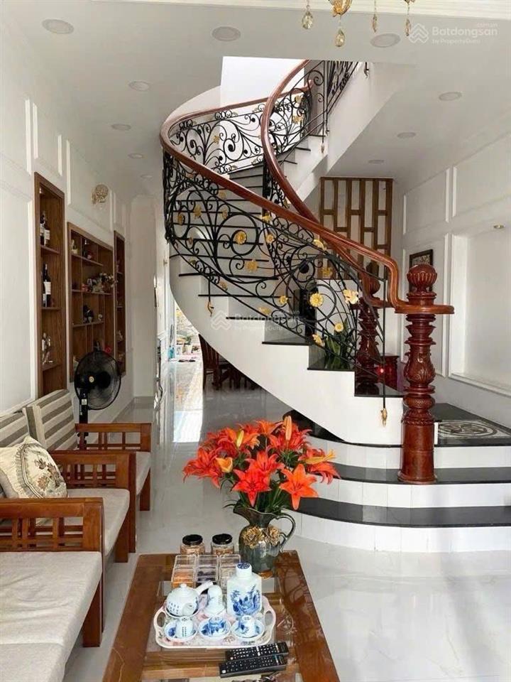 Bán nhà 3 tầng nguyễn văn tăng 86m² sân ôtô nội thất cao cấp khu bàn cờ giá 6.7 tỷ,kế lê văn việt