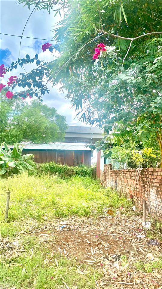 Chủ ngộp bán ngay đất lô góc ngang 5m hiếm long bình q9 cũ sát vinhome xây dựng tự do chỉ 3.7 tỷ