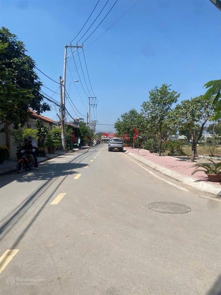 Chủ ngộp bán ngay đất lô góc ngang 5m hiếm long bình q9 cũ sát vinhome xây dựng tự do chỉ 3.7 tỷ