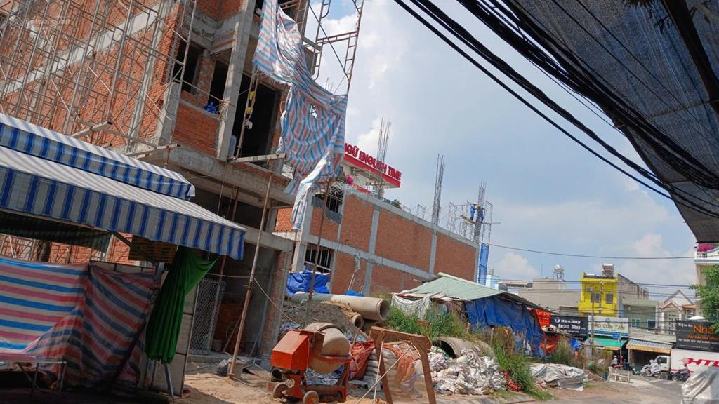 Bán gấp đất ngay ngã ba mỹ thành quận 9  cách nguyễn văn tăng 50m  đường ô tô 8m  gần vinhomes