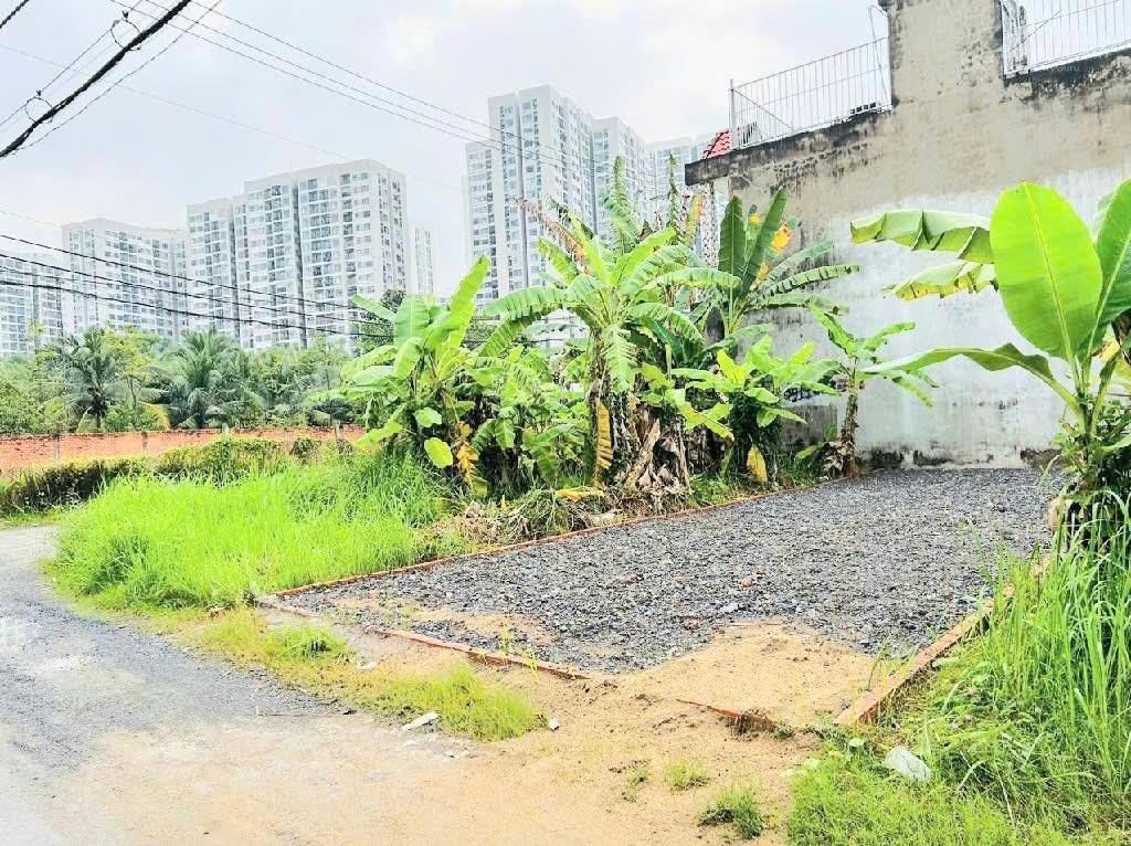 Bán gấp đất 102m2 không quy hoạch vuông đẹp long thạnh mỹ hxh xây nhà 3 tầng chỉ 4,4 tỷ