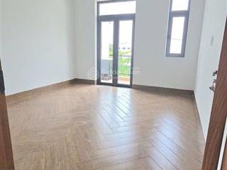 Bán nhà mới 1 trệt 2 lầu sân thượng đường lò lu long trường  hxh gần vinhomes giá 6.79 tỷ