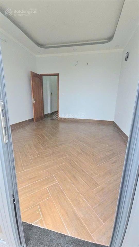 Bán nhà mới 1 trệt 2 lầu sân thượng đường lò lu long trường  hxh gần vinhomes giá 6.79 tỷ