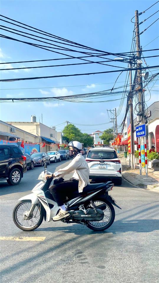 Bán nhà nát long bình mới q9 đất đẹp ngang 5m, hẻm xe hơi, gần vinhomes q9 5p ra ngã ba mỹ thành