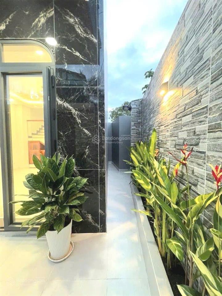 Nhà 4 tầng mới đẹp cạnh vinhomes grand park  ngang 5m hiếm, đường xe tải, 4pn 6wc
