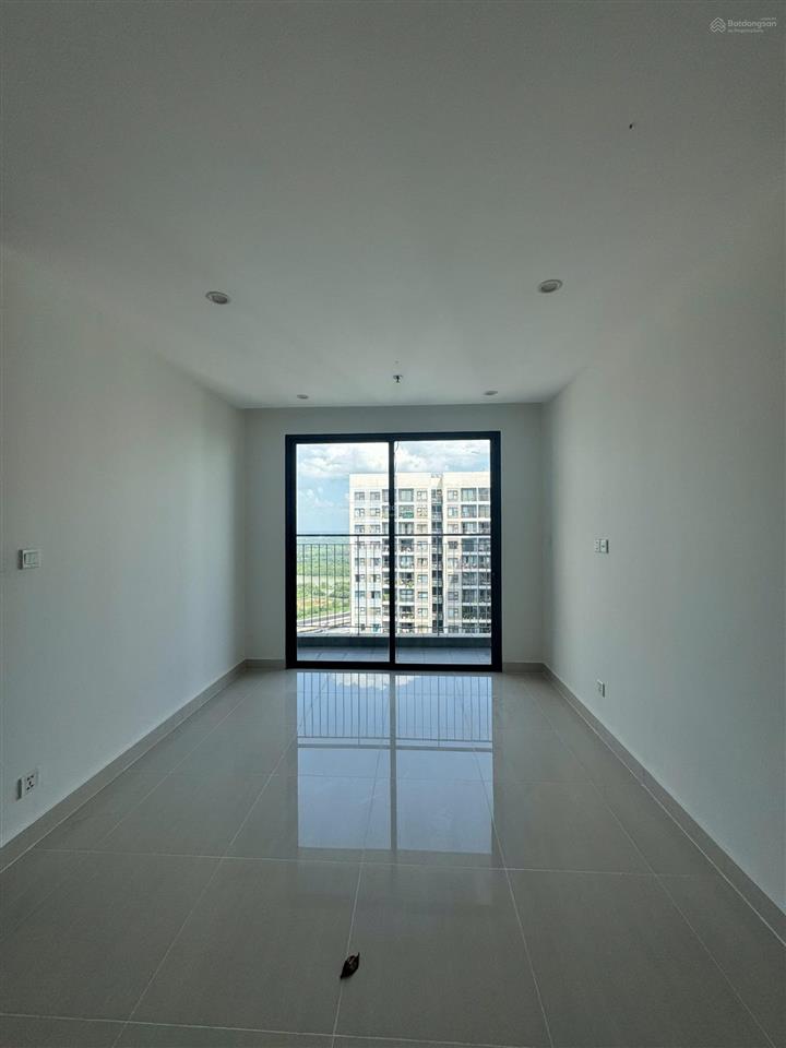 Chủ định cư nước ngoài bán nhanh căn hộ s302 vinhomes grand park quận 9 hướng đông nam mát mẻ