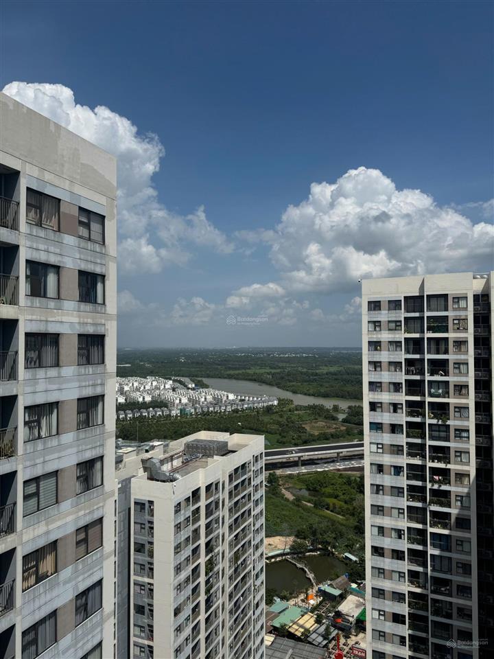 Chủ định cư nước ngoài bán nhanh căn hộ s302 vinhomes grand park quận 9 hướng đông nam mát mẻ