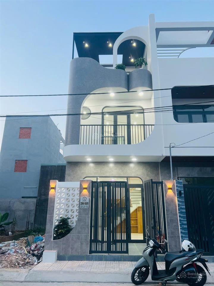 Bán nhanh nhà mới cạnh chợ long phước