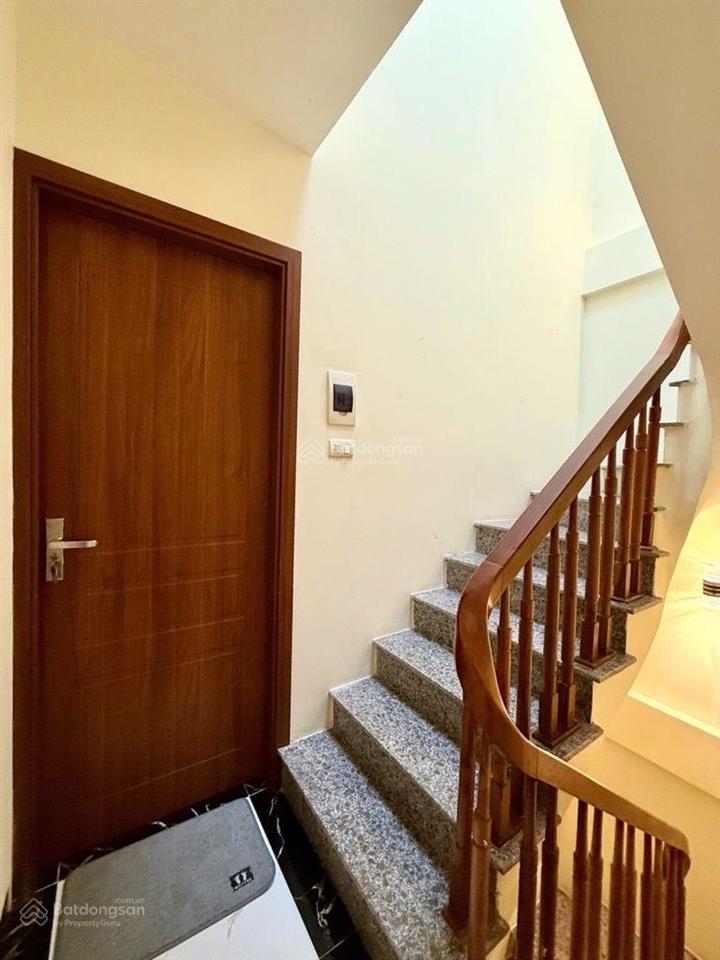 Chính chủ cần bán nhà mới 5 tầng 3pn, hàng xóm vinhomes riverside long biên. 33m2  5.63 tỷ