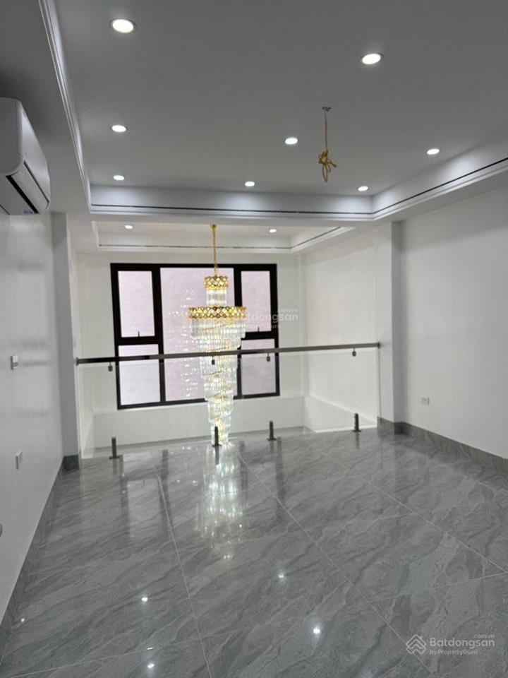 Nhà đẹp dân xây 6 tầng thang máy  ô tô đỗ cửa  hàng xóm vinhomes riverside  43,2m  chỉ 8,55 tỷ