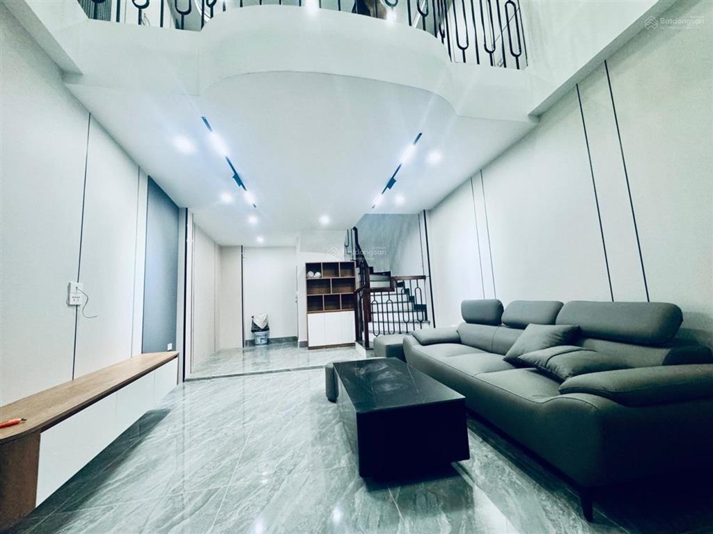 Chính chủ cần bán nhà đẹp, 6 tầng, full công năng, hàng xóm vinhomes riverside, 30m2, chỉ 5.45 tỷ