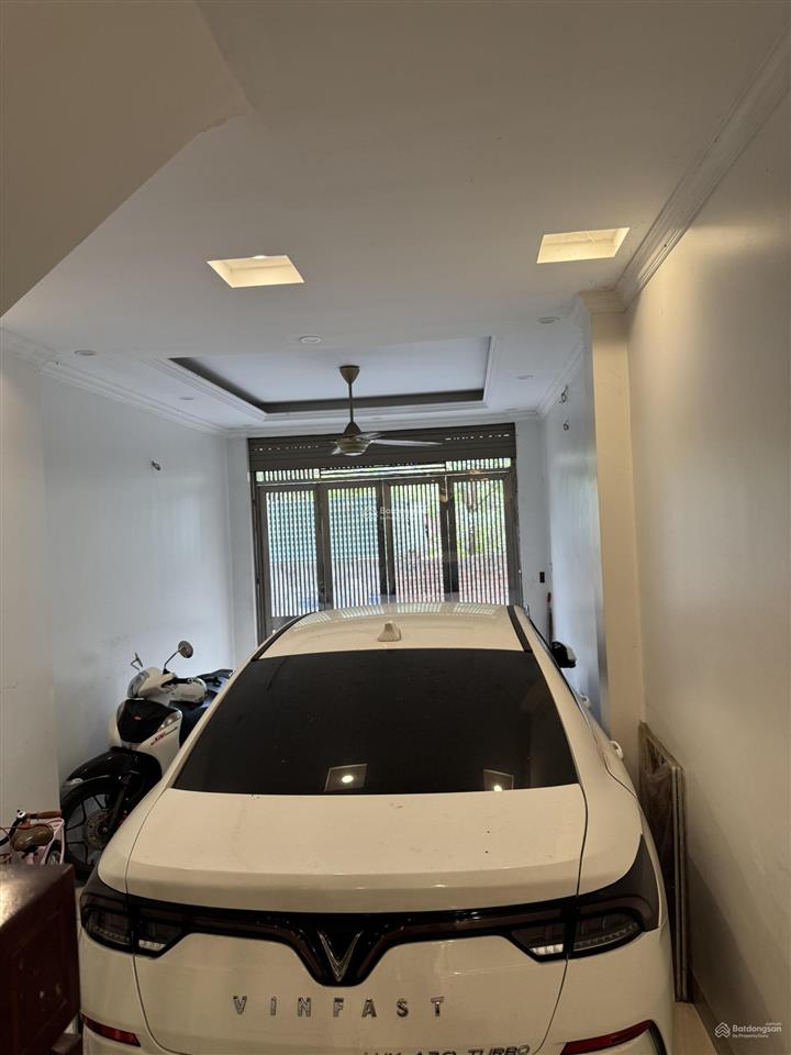 Chính chủ bán nhà cự khối 4 tầng, đường ô tô tránh, trong năm nay hoàn thiện đường 13m trước nhà