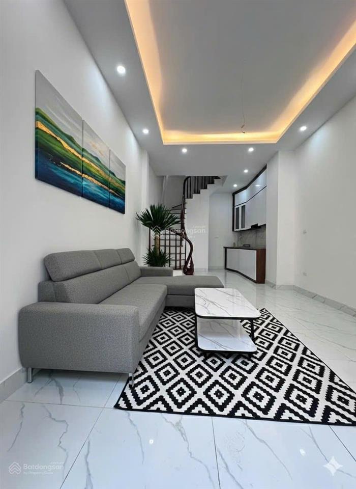 Siêu phẩm nhà phố trịnh văn bô dt 35m2, mt 4,2m, 5 tầng mới tinh, ô tô đỗ cửa  0984 949 ***