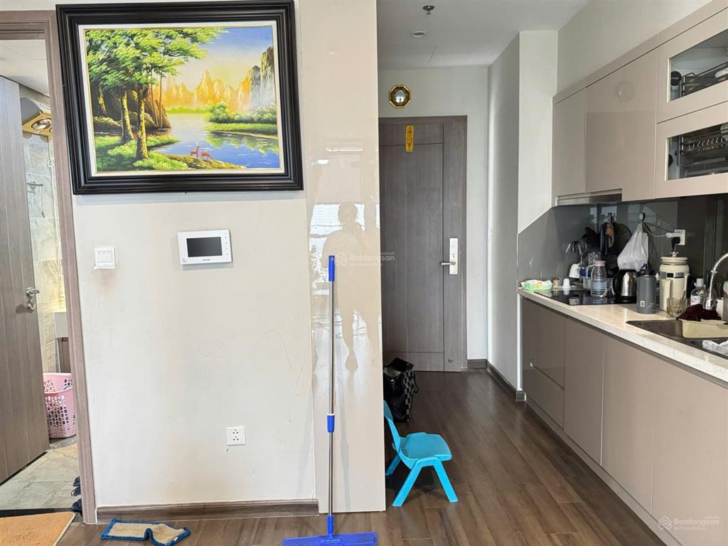 Chính chủ gửi bán căn góc 2 ngủ đầy đủ nội thất hiện đại, sẵn sổ sang tên ngay, giá nhỉnh 7 tỷ