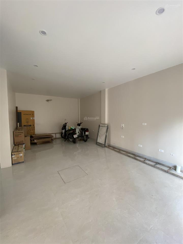 Chính chủ cho thuê tầng 1 409 tam trinh, hoàng mai 165m²