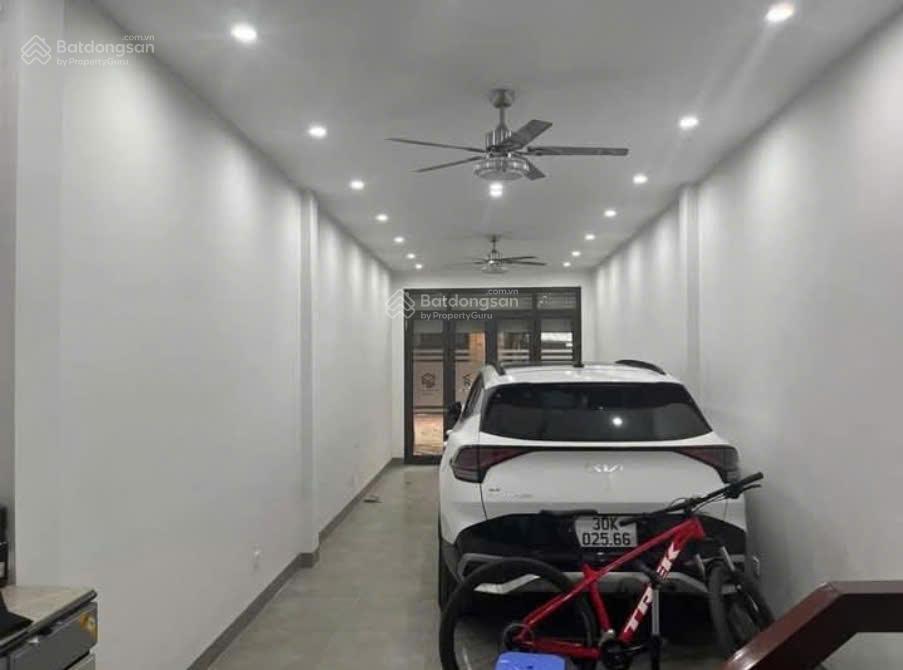 Nhà sát kim đồng, mặt đường lớn, ôtô, kinh doanh, ở luôn 37m² chỉ 9.7 tỷ
