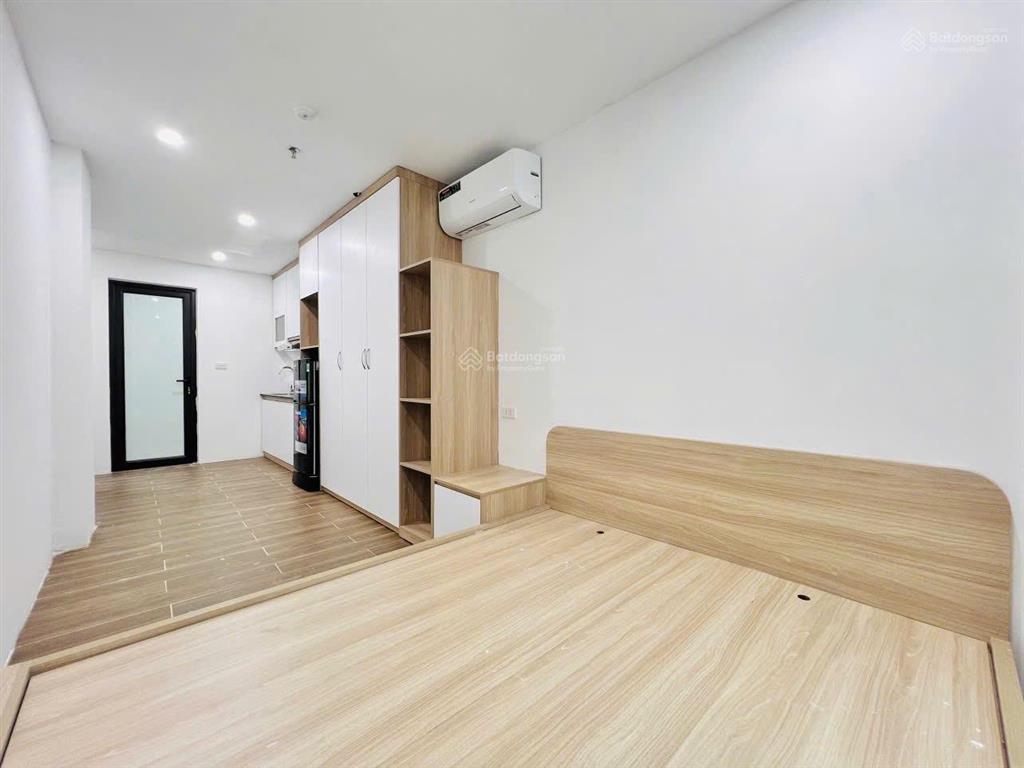 Bán tòa nhà vị trí thông 93 hoàng văn thái, 81m2, 20 tỷ