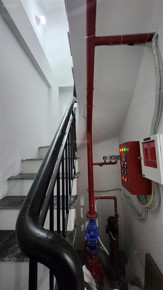 Bán tòa nhà vị trí thông 93 hoàng văn thái, 81m2, 20 tỷ
