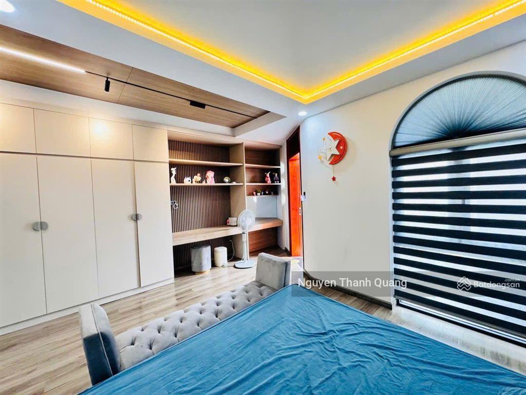 Nhà mặt đường có thang máy  phường bắc nha trang 7 tầng gồm 7pn 7vs 18 tỷ gần biển hòn chồng