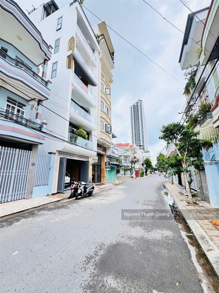 Nhà mặt đường có thang máy  phường bắc nha trang 7 tầng gồm 7pn 7vs 18 tỷ gần biển hòn chồng