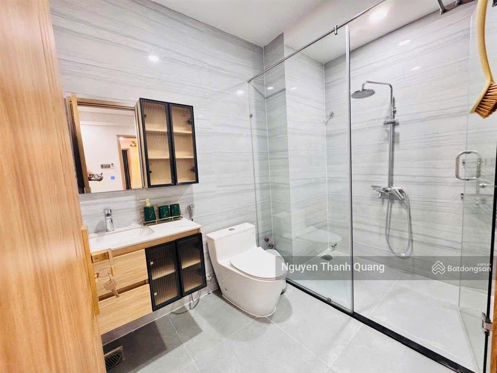 Nhà mặt đường có thang máy  phường bắc nha trang 7 tầng gồm 7pn 7vs 18 tỷ gần biển hòn chồng