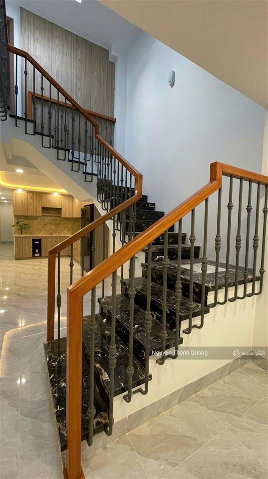 Nhà gần biển 9,150 tỷ 2 tầng 3 phòng ngủ thiết kế hiện đại hẽm 4m thông ô tô