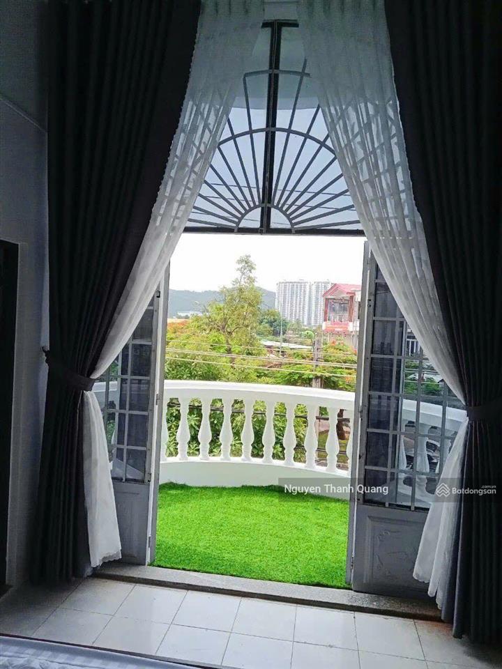 Khách sạn 5 tầng 15 phòng mặt đường hoàng diệu 20m  cách biển 500m  17 tỷ  124m2 ngang 5,84m