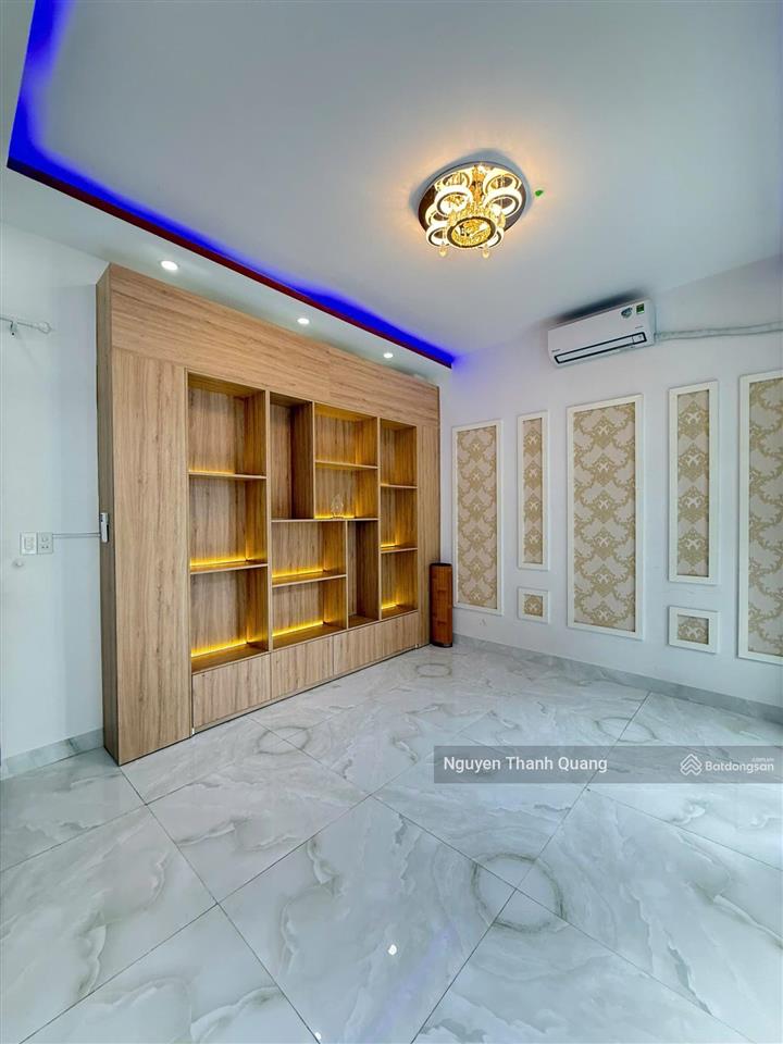 Nhà 3 tầng  7,8 tỷ tttp gần siêu thị coopmart nha trang