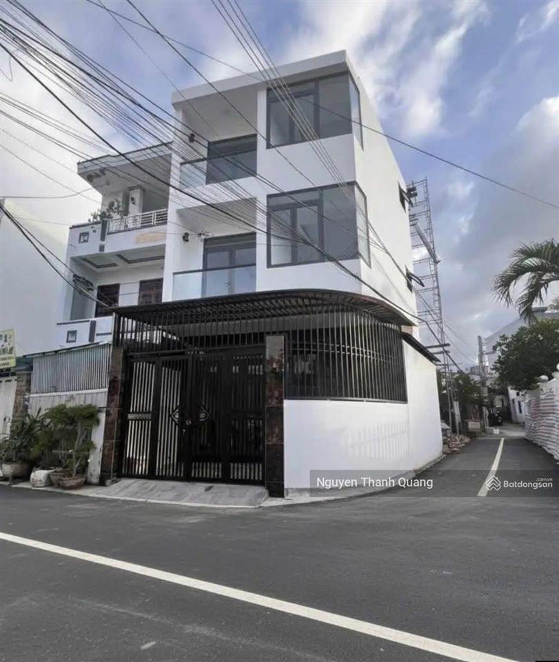 Nhà mới 3 tầng 4,9 tỷ 4 phòng 3 vệ sinh góc 2 mặt đường ô tô cách biển 1,5km giáp khu đô thị plong