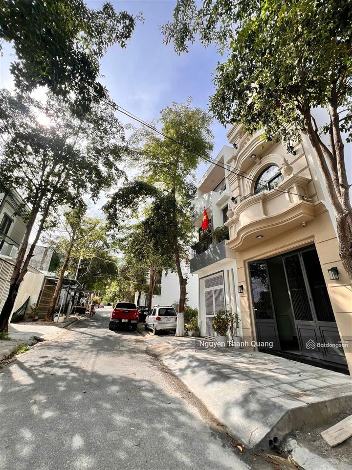 Nhà tân cổ điển 3 tầng 6 tỷ giáp khu đô thị charmoracity nha trang