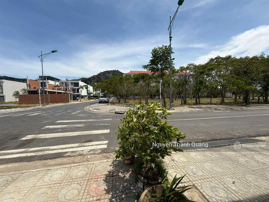 Đất 100m2 ngang 5m 4,2 tỷ ngay biển tttp phía bắc nha trang gần chợ vĩnh hải , đại học nha trang