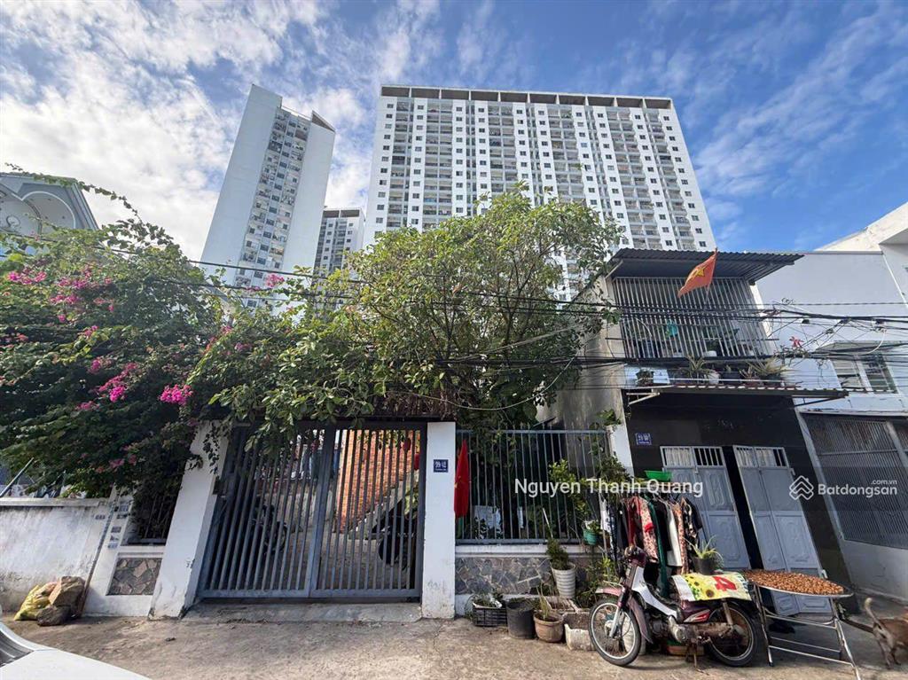 Homestay 171m2 ngang 7m  nhà vườn ngay cạnh biển tttp nha trang