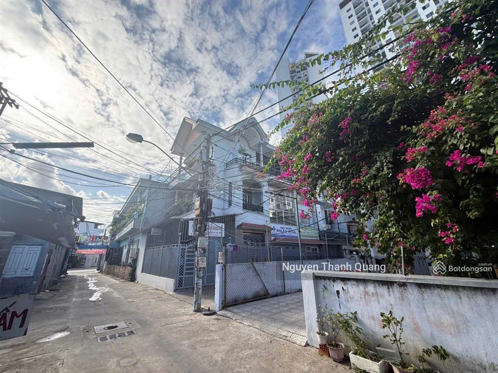 Homestay 171m2 ngang 7m  nhà vườn ngay cạnh biển tttp nha trang