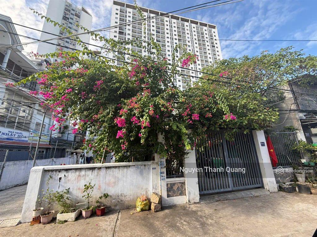 Homestay 171m2 ngang 7m  nhà vườn ngay cạnh biển tttp nha trang