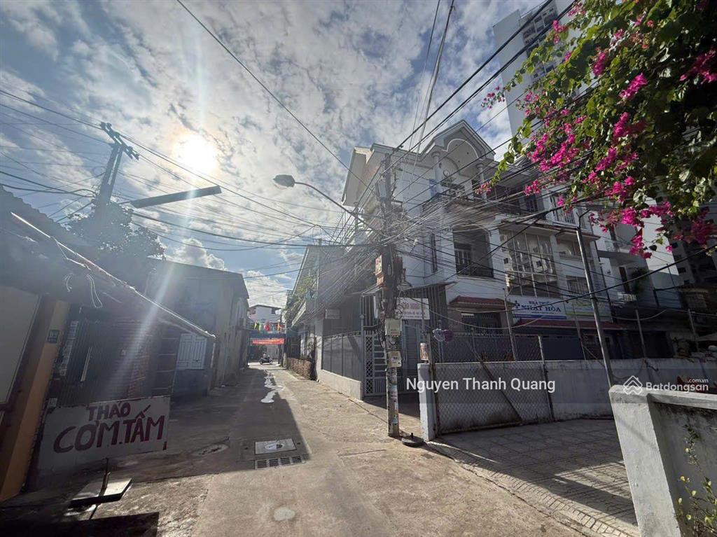 Homestay 171m2 ngang 7m  nhà vườn ngay cạnh biển tttp nha trang