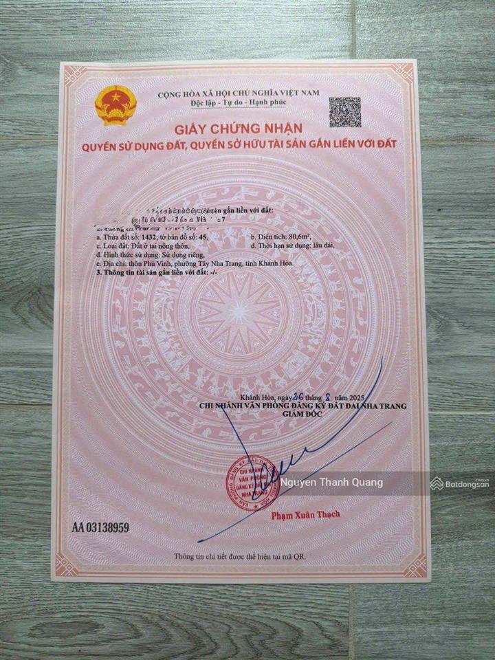 Nhà 3 tầng 82m2 5,5 tỷ phường tây nha trang 3 phòng ngủ 4 vệ sinh mới đẹp ô tô đậu trong sân