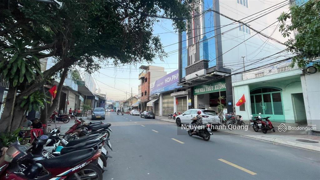 Nhà 3 tầng mặt đường kinh doanh cạnh siêu thị lotte nha trang 8,5 tỷ