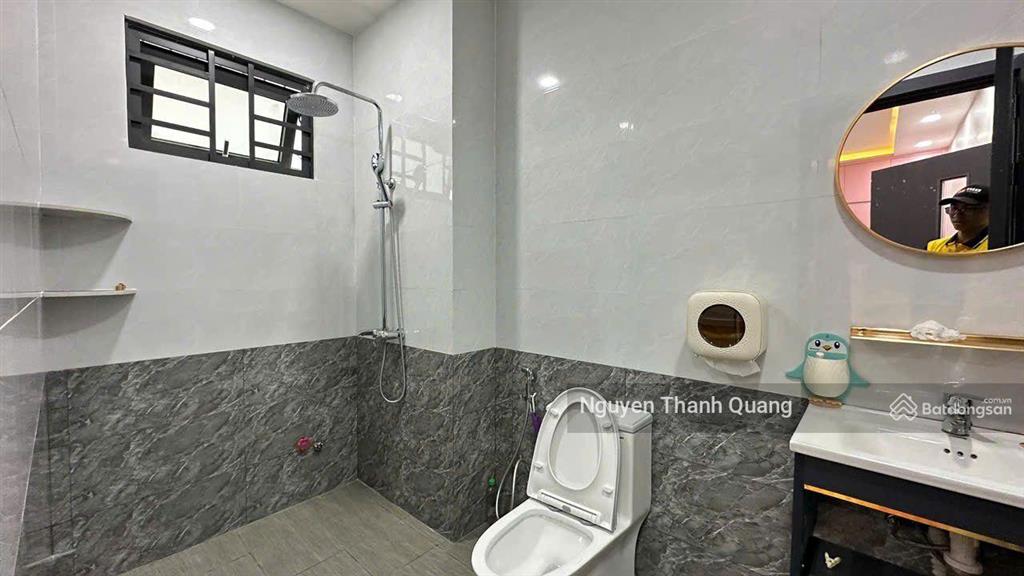 Nhà 3 tầng 4 phòng ngủ 3 vệ sinh gần biển nha trang gần chợ vĩnh hải