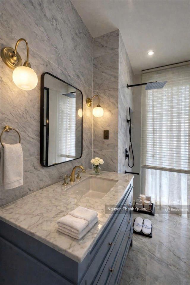 Nhà nha trang 3 tầng dòng tiền 50tr mỗi tháng có thang máy hồ bơi 4 phòng ngủ 5 vệ sinh 13,950 tỷ