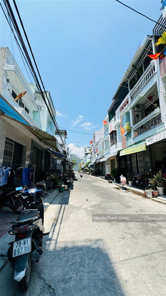 Nhà gần biển nha trang, gần chợ, gần vựa hải sản siêu ngon phường nam tttp nha trang đường 10m