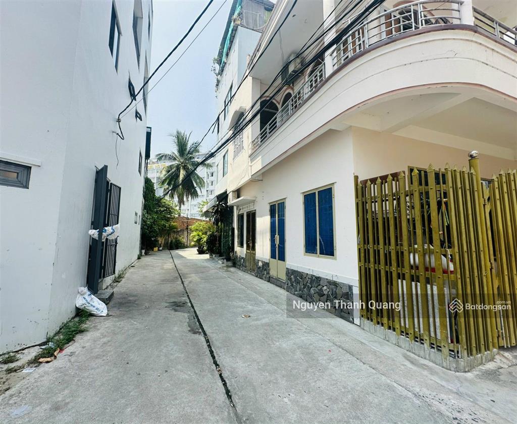 Nhà cấp 4 cũ phố tây nha trang cách biển 500m chiểu ngang giá trị 7,2m giá tốt 9 tỷ