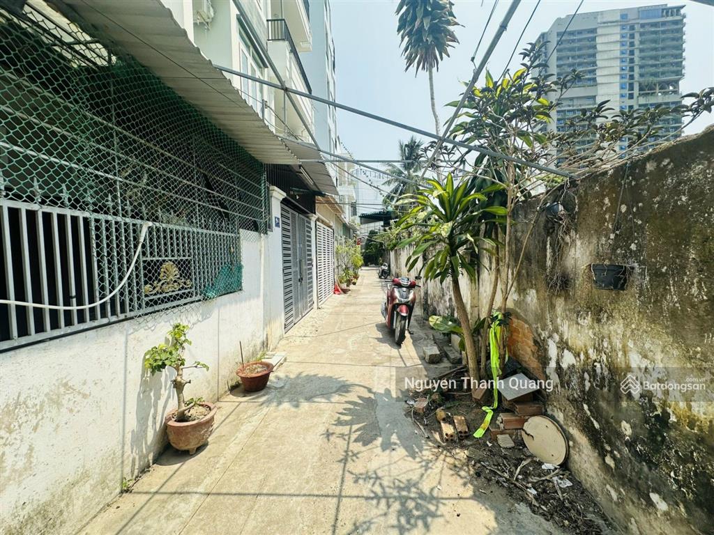 Nhà cấp 4 cũ phố tây nha trang cách biển 500m chiểu ngang giá trị 7,2m giá tốt 9 tỷ