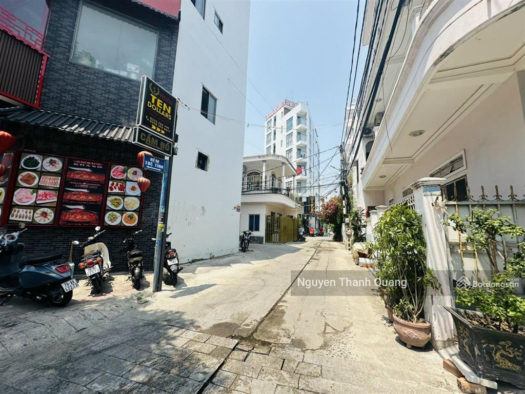 Nhà cấp 4 cũ phố tây nha trang cách biển 500m chiểu ngang giá trị 7,2m giá tốt 9 tỷ