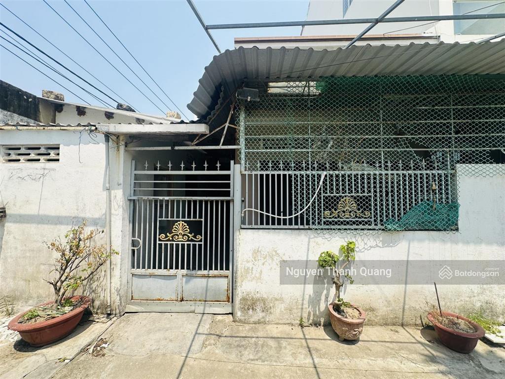 Nhà cấp 4 cũ phố tây nha trang cách biển 500m chiểu ngang giá trị 7,2m giá tốt 9 tỷ