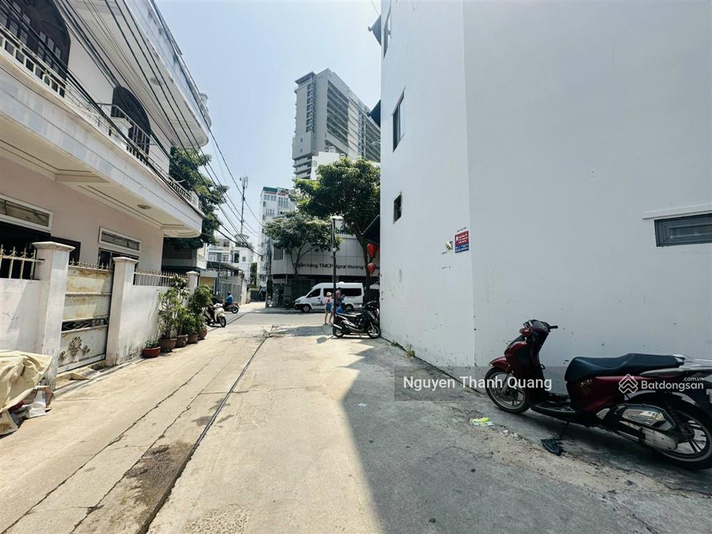 Nhà cấp 4 cũ phố tây nha trang cách biển 500m chiểu ngang giá trị 7,2m giá tốt 9 tỷ