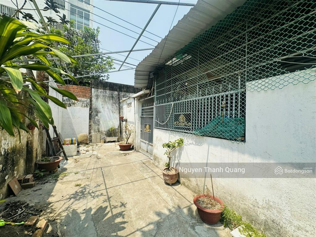 Nhà cấp 4 cũ phố tây nha trang cách biển 500m chiểu ngang giá trị 7,2m giá tốt 9 tỷ