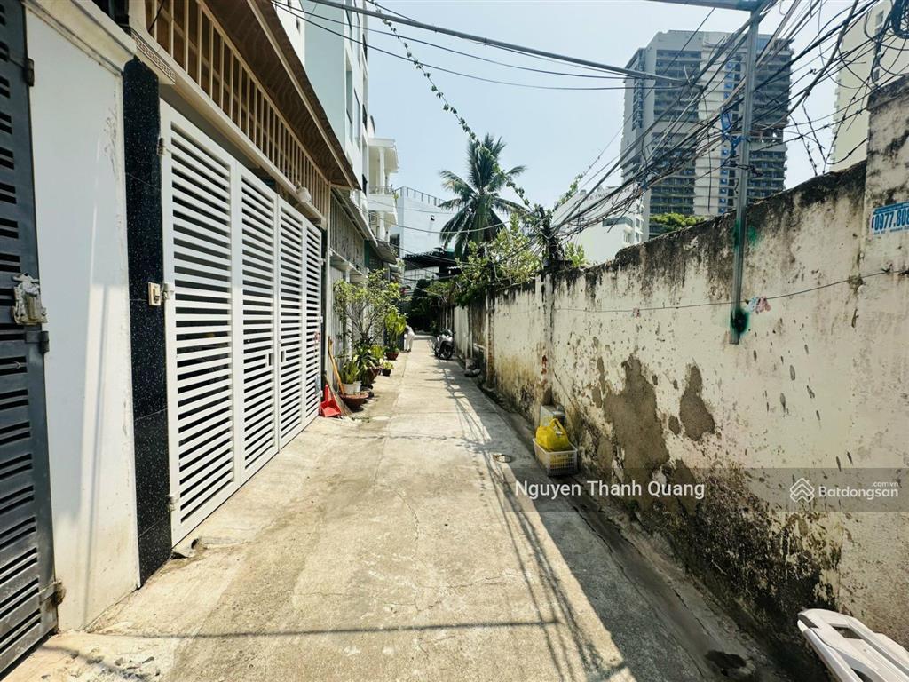 Nhà cấp 4 cũ phố tây nha trang cách biển 500m chiểu ngang giá trị 7,2m giá tốt 9 tỷ