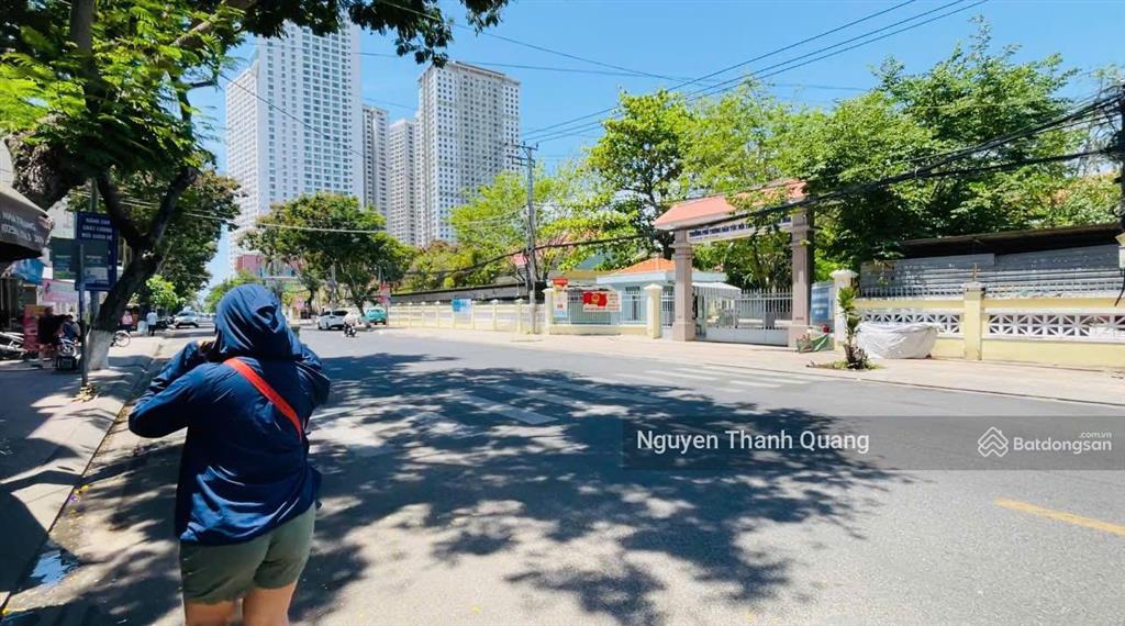 Nhà mặt ngang 7,05m đường kinh doanh ngay biển hòn chồng nha trang